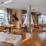 Club Bor 4*
